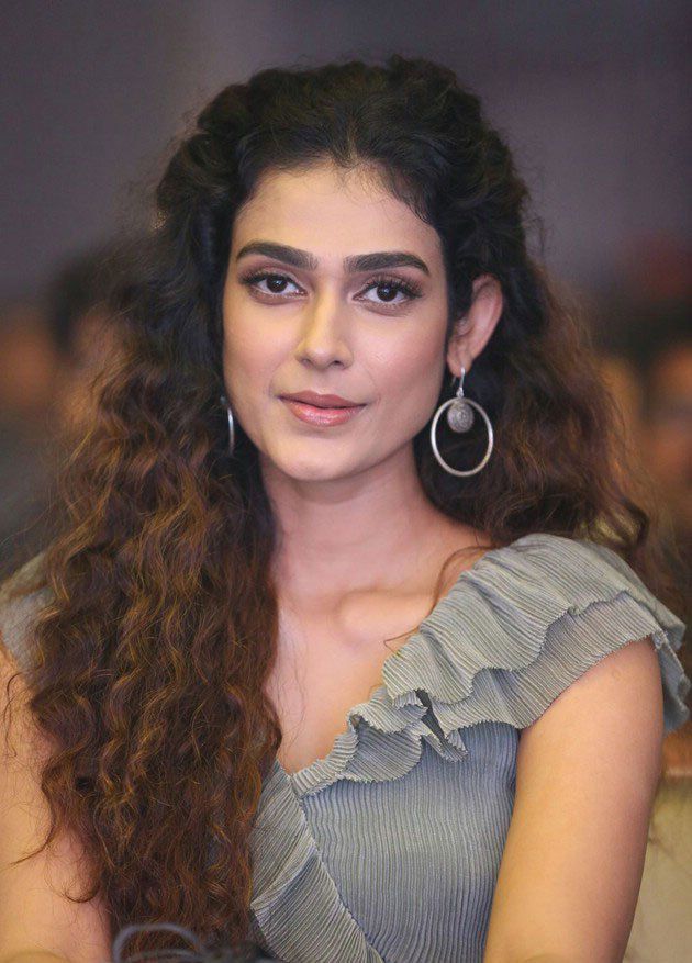 Aakanksha Singh actress images 1