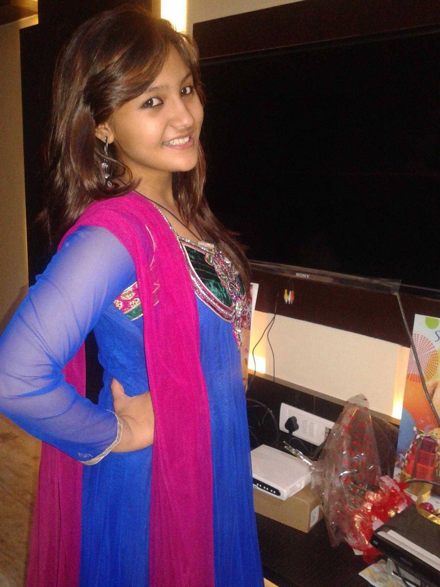 Aashika Bhatia Wiki, Age, Family, Serial, Movies, Biography - Breezemasti Aashika Bhatia Wiki, Age, Family, Serial, Movies, Biography - Breezemasti