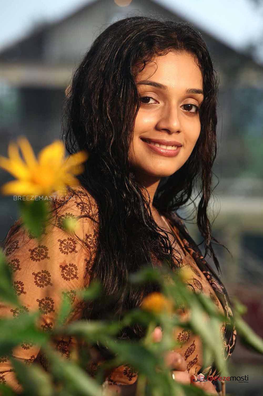 Ann Augustine Malayalam Actress Images