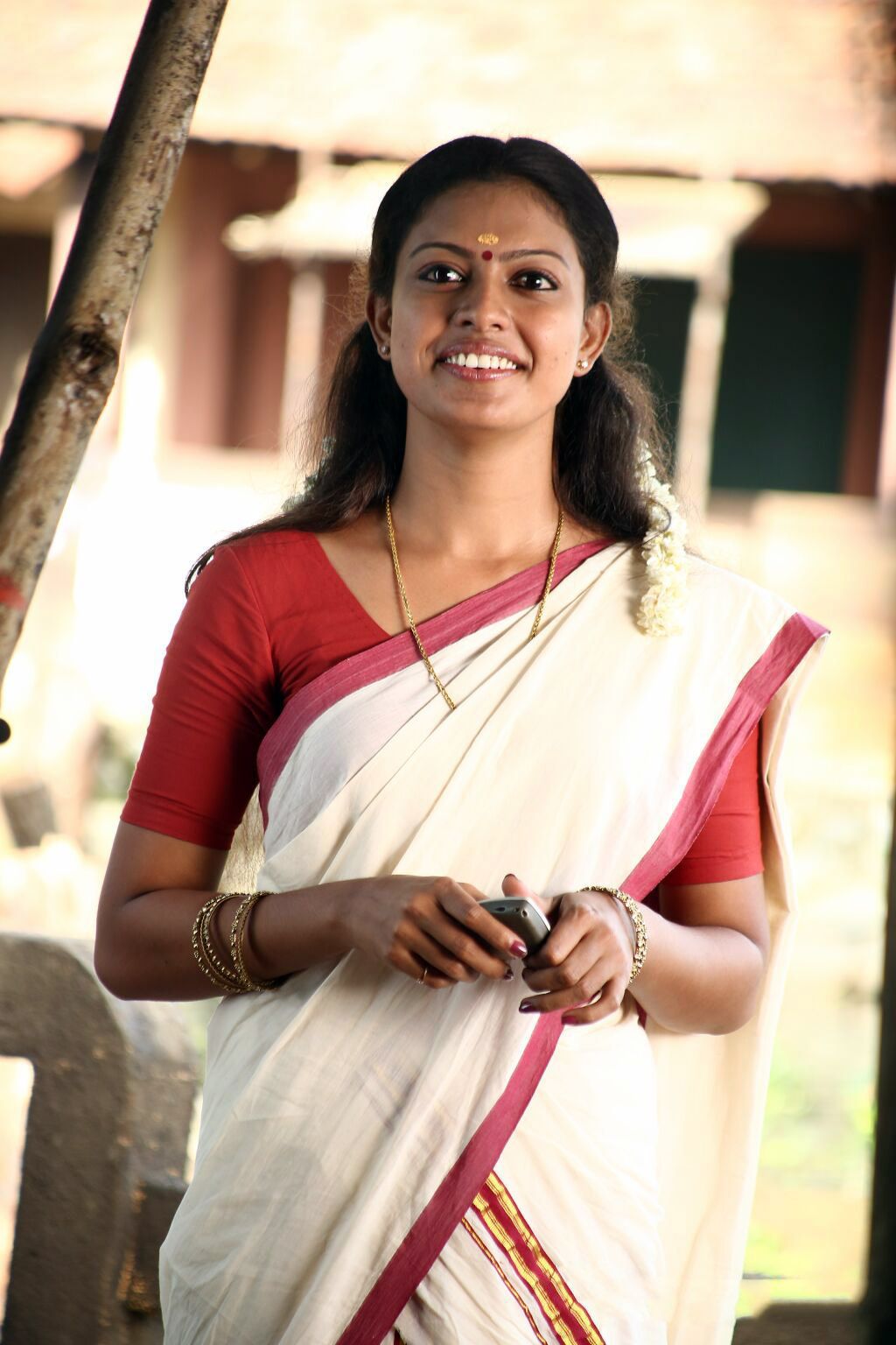 Anusree Nair actress in Kerala saree stills