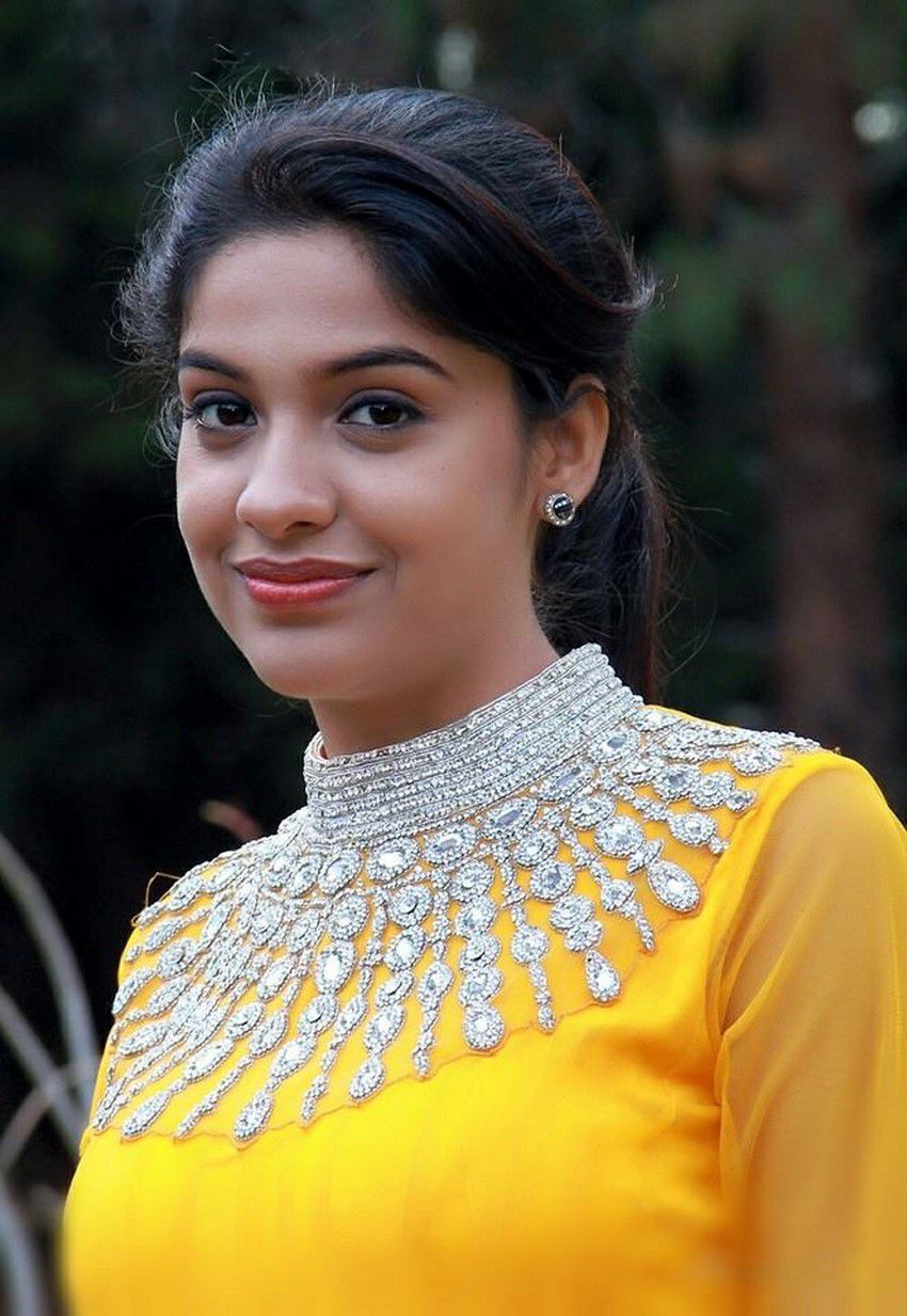 Archana Kavi Actress Images