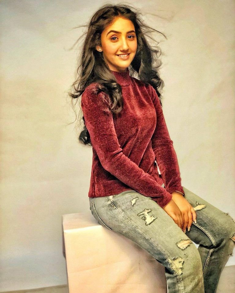 Ashnoor Kaur Biography, Wiki, Age, Parents, Serials, Movies - BREEZEMASTI