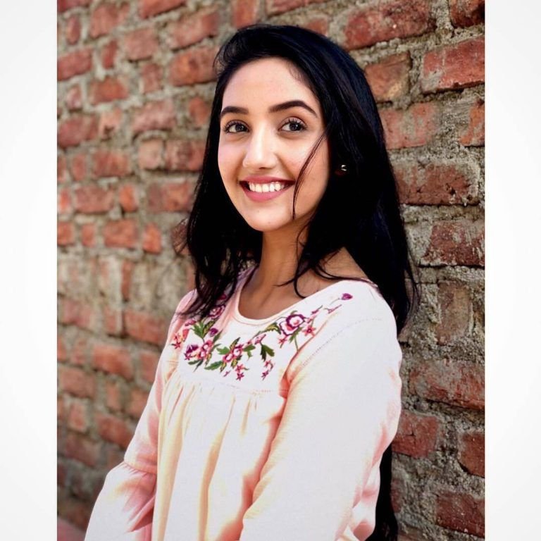 Ashnoor Kaur Biography, Wiki, Age, Parents, Serials, Movies - BREEZEMASTI