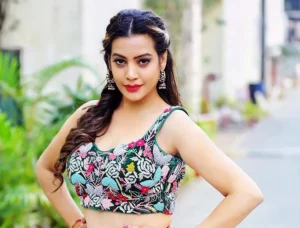 Diksha Panth Wiki, Age, Husband, Family, Movies, Biography