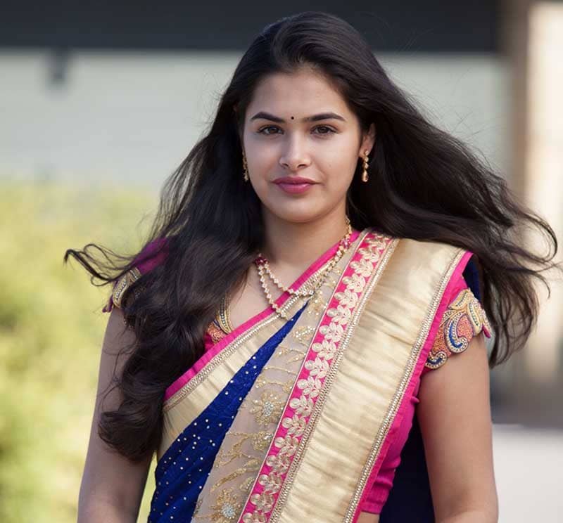 Divi Prasanna Age, Family, Husband, Movies, Biography