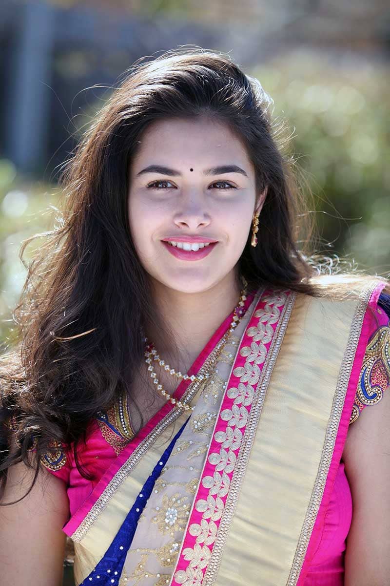 Divi Prasanna Actress Images