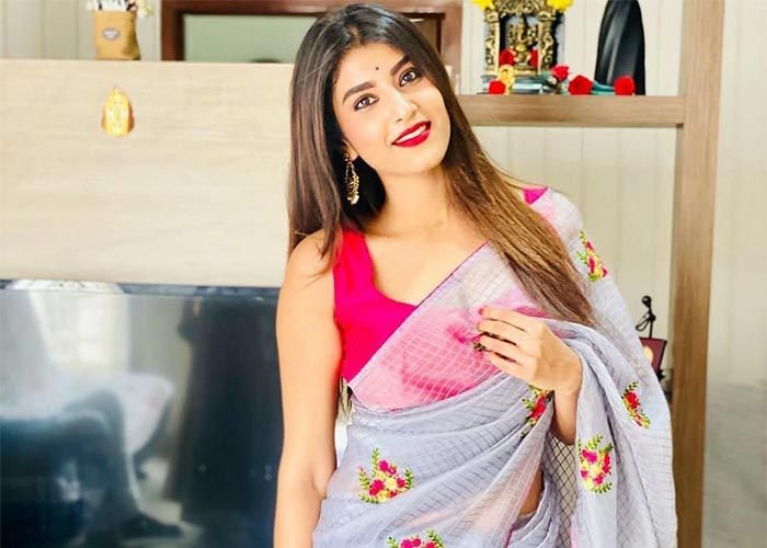 Divya Suresh Actress Biography, Wiki, Age, Family, Movies & More