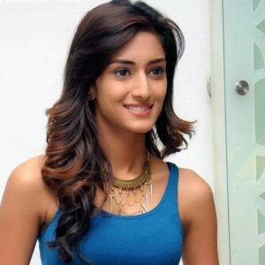 Erica Fernandes Age, Husband, Height, Family, Biography, Movies
