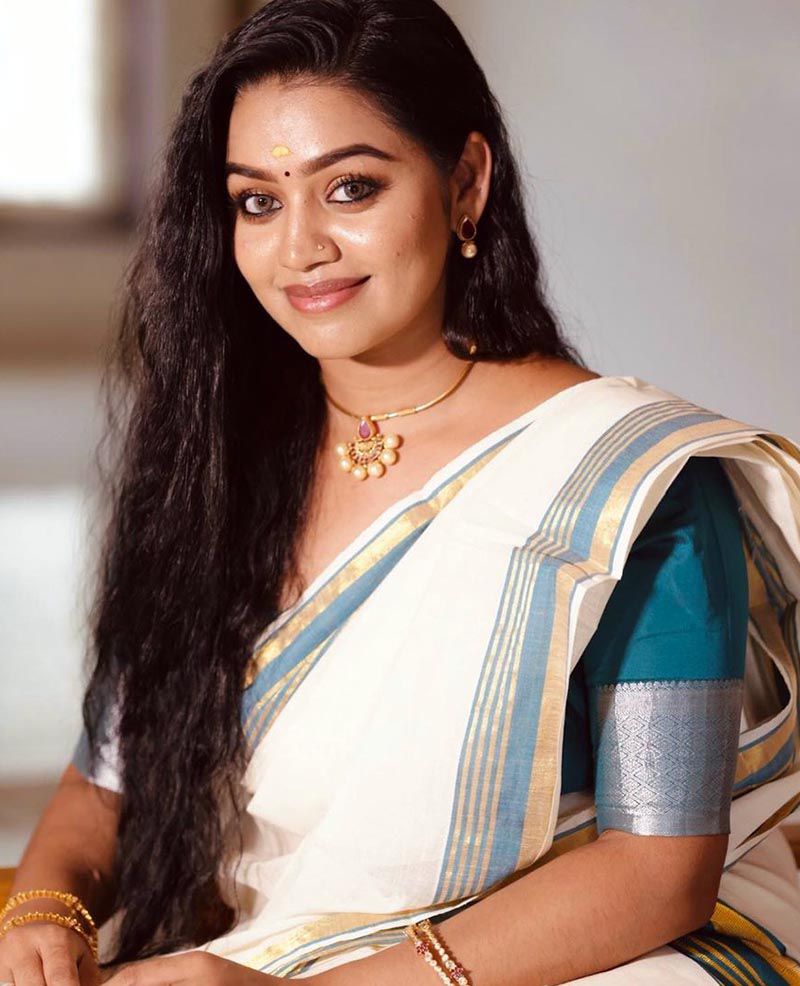 Gayathri Yuvraaj Age, Family, Husband, Serial, Biography - BREEZEMASTI