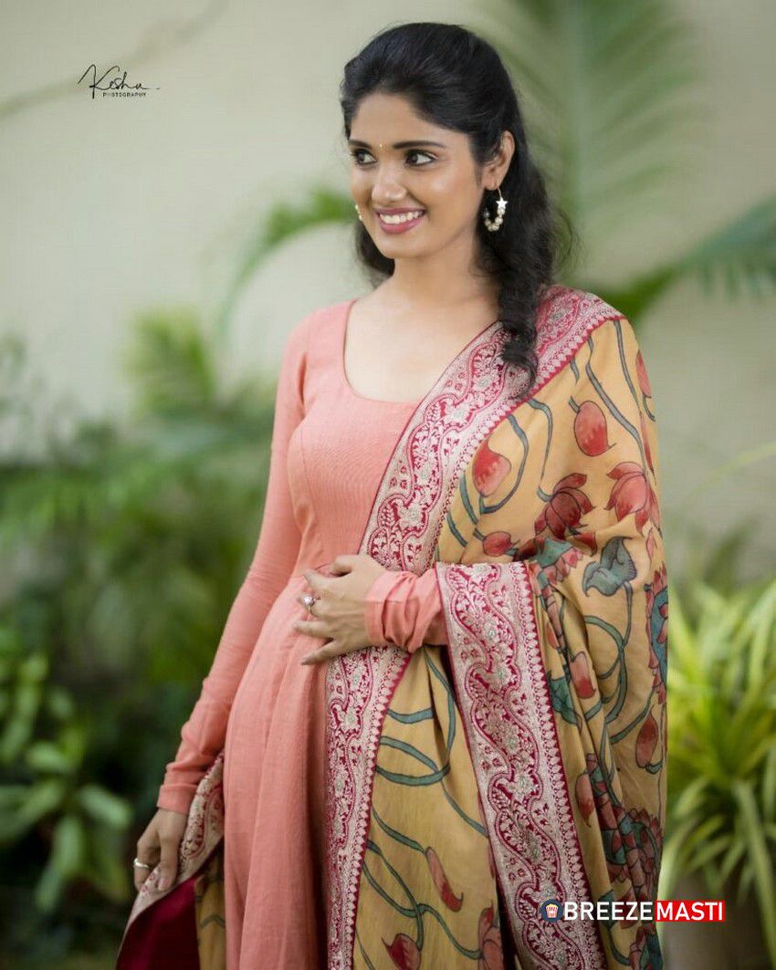 Geeth Saini Telugu Actress Photos