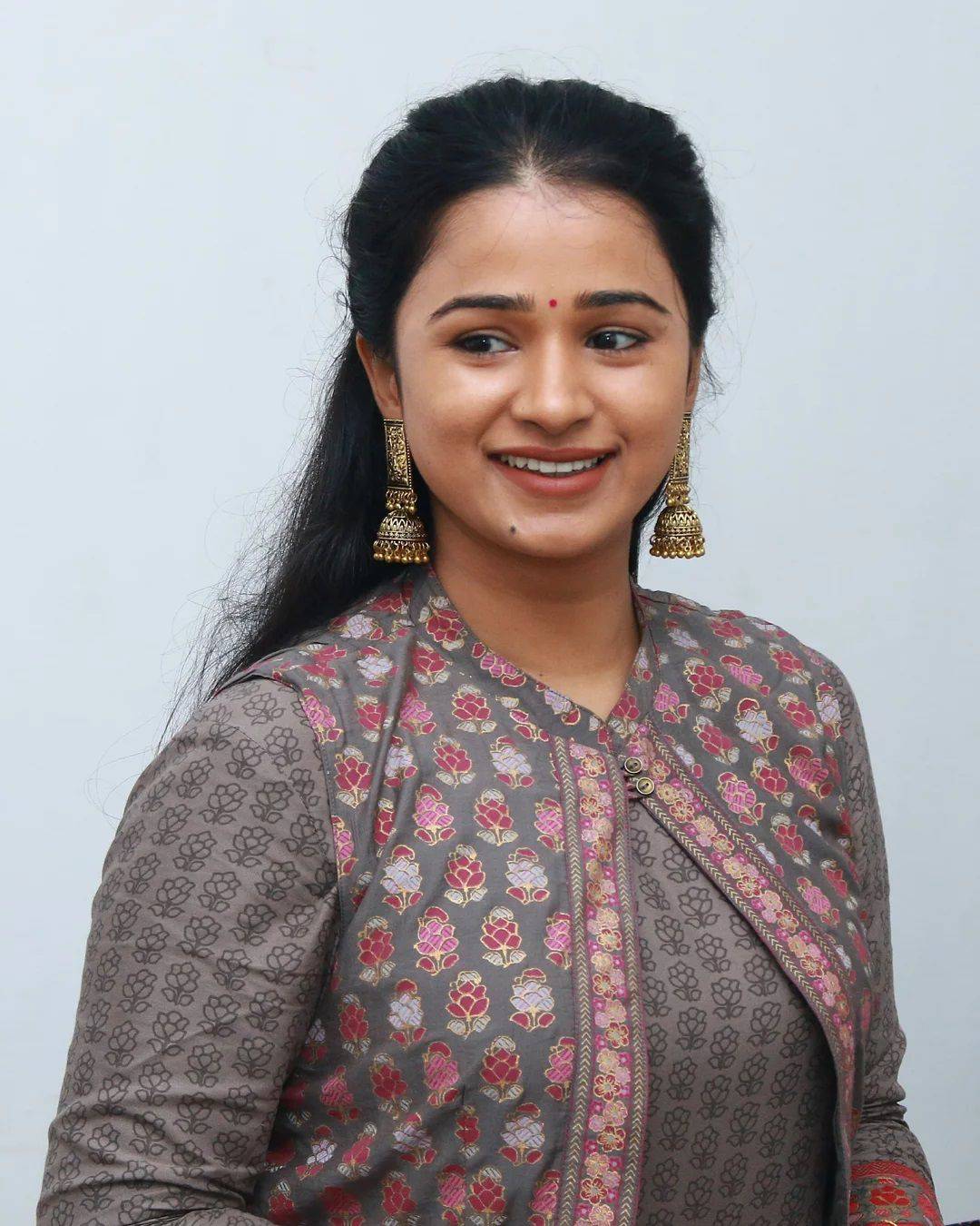 Kannika Ravi Actress Imges