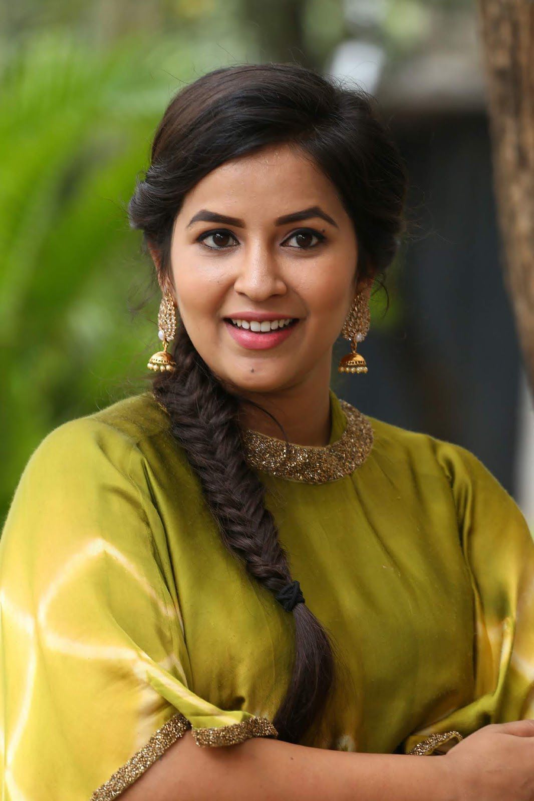 Komali Prasad Actress Green Dress Photos 2019 (5)