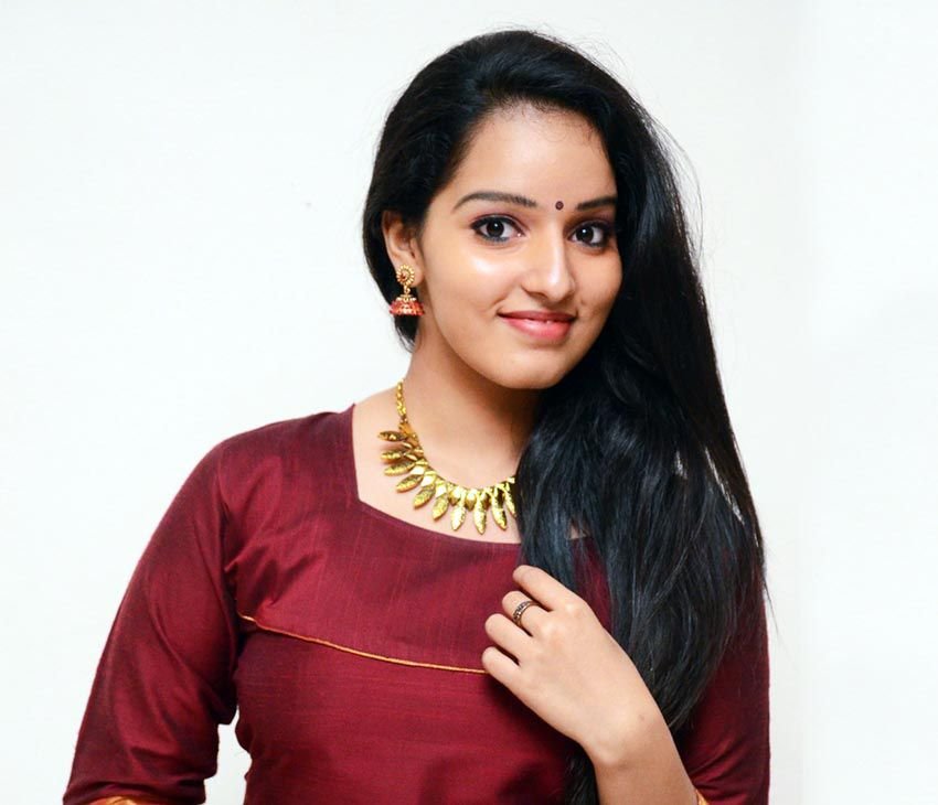 Malavika Menon Wiki, Age, Family, Husband, Movies, Biography
