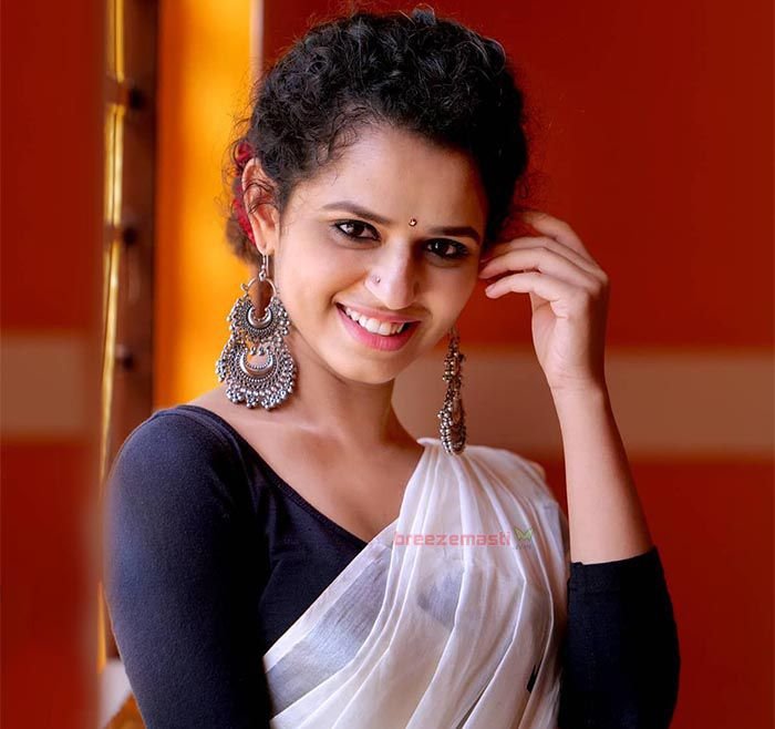 Meenakshi Raveendran Biography, Age, Family, Husband, Movies