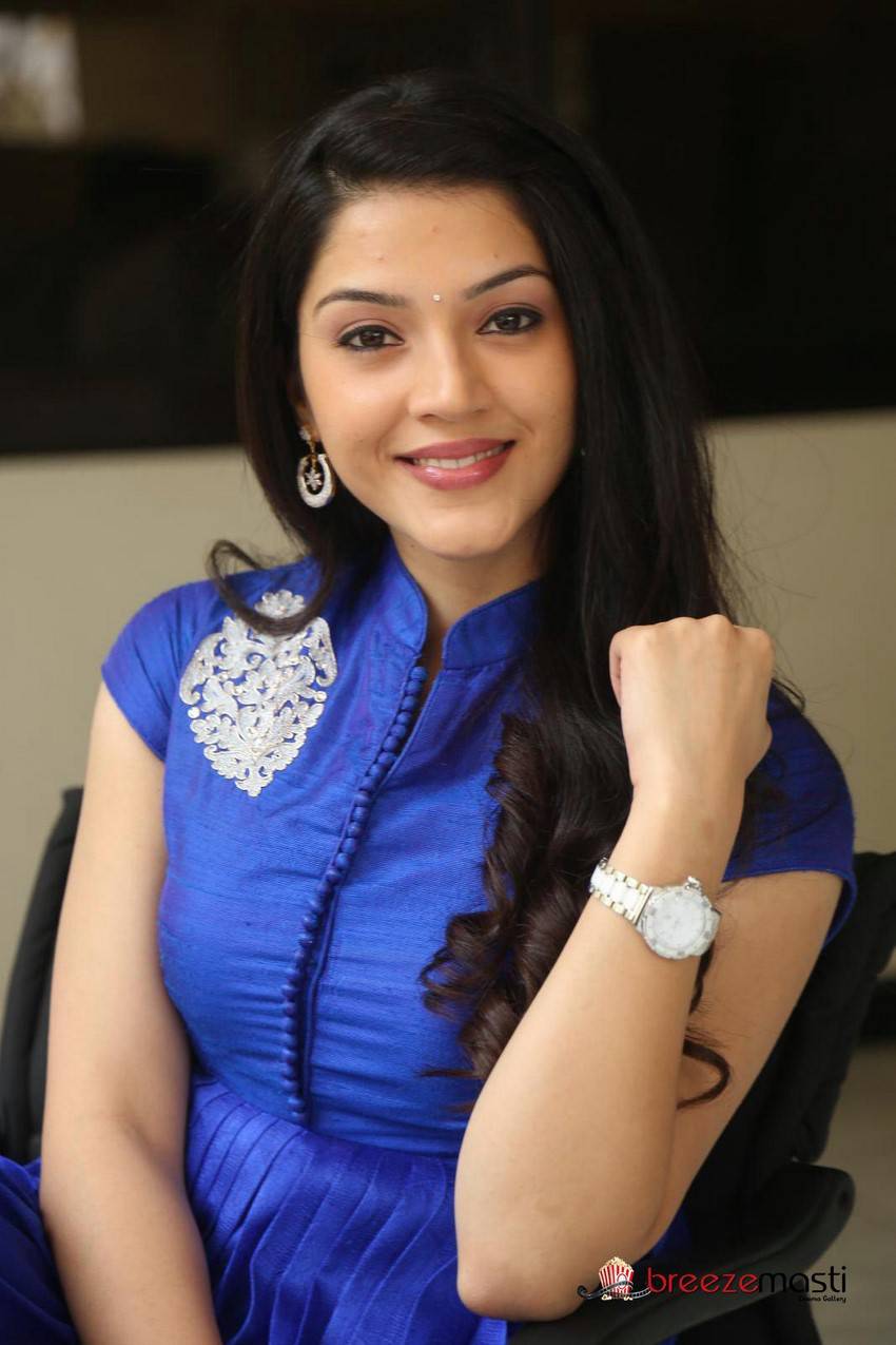 Mehrene Kaur Telugu Actress Latest Images 4