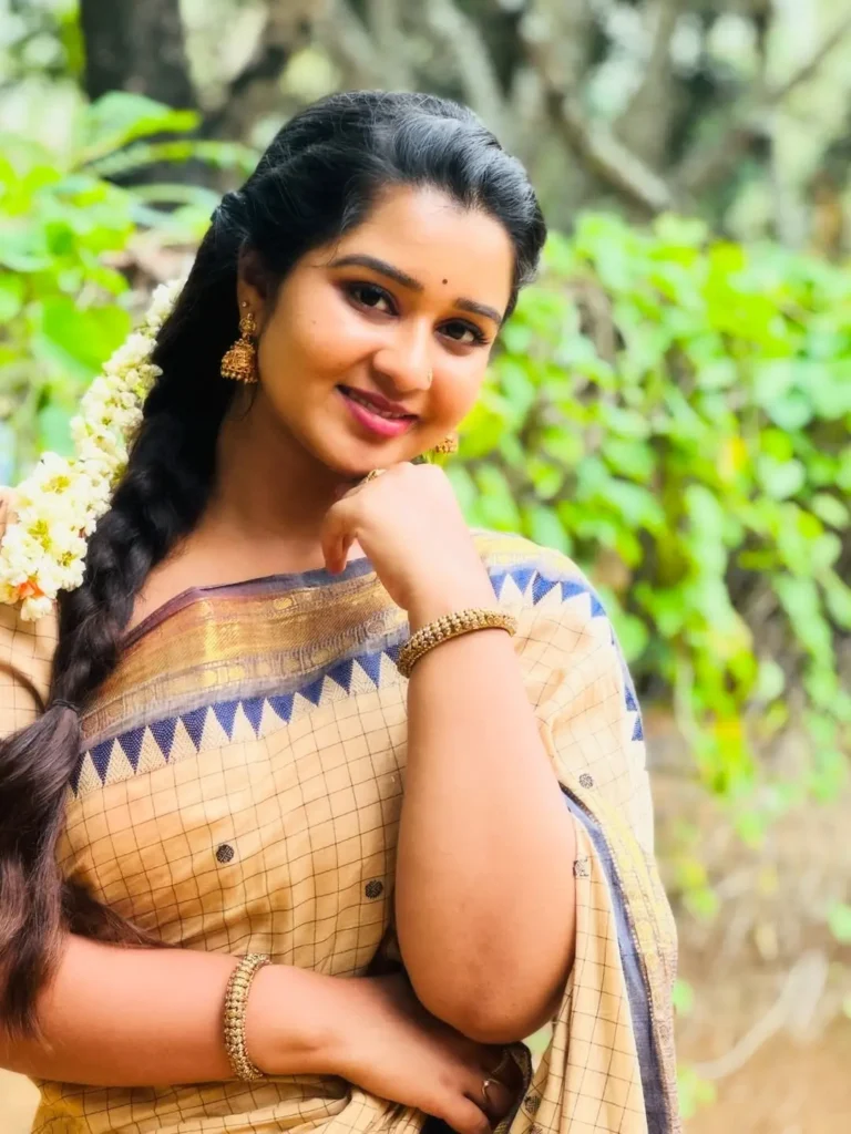 Mouna Guddemane Age, Family, Movies, Serial, Biography 3 Mouna Guddemane Photoshoot