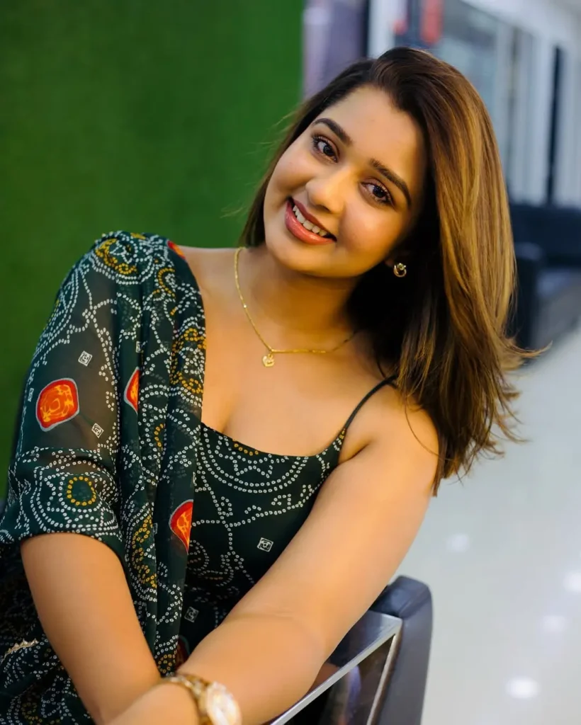 Mouna Guddemane Age, Family, Movies, Serial, Biography 2 Mouna Guddemane Stills