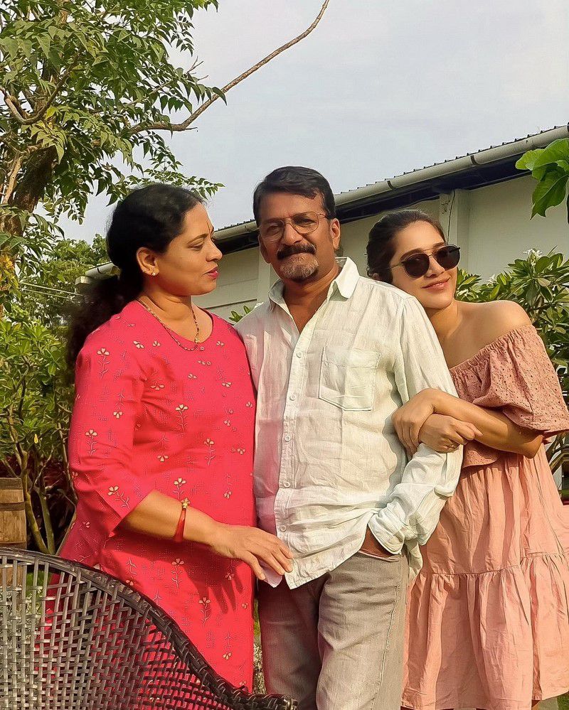 Nabha Natesh With Father And Mother