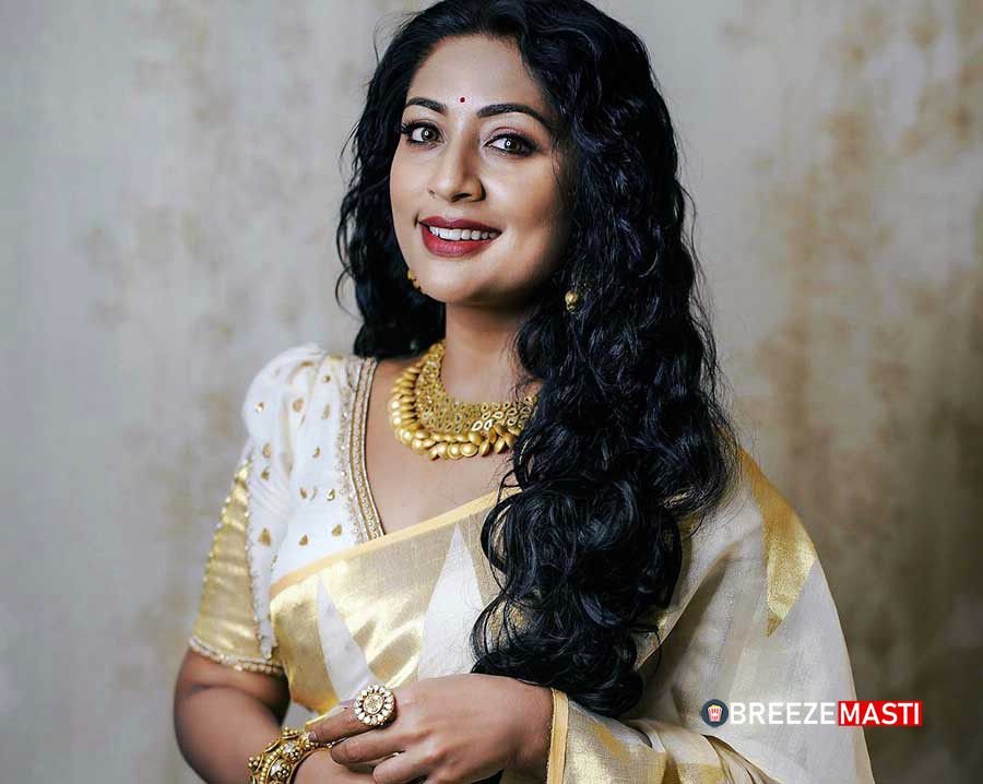 Navya Nair Age, Family, Wiki, Husband, Movies, Biography