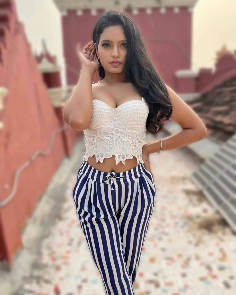Neha Gupta Web Series, Age, Husband, Biography, Wiki 2 Neha Gupta Web Series, Age, Husband, Biography (2)