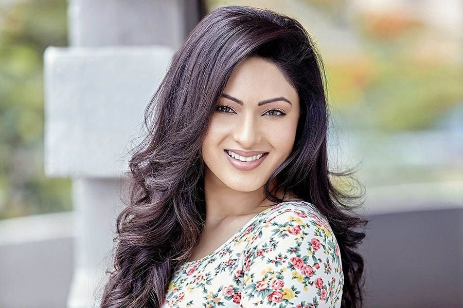 Nikesha Patel Age, Family, Husband, Movies, Biography