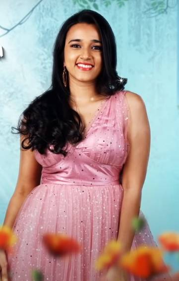Nuveksha Telugu Actress Images