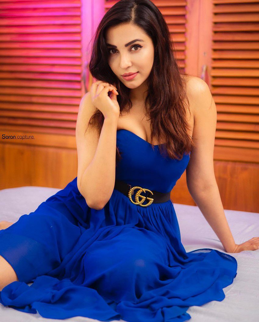 Parvathi Nair Actress Photos