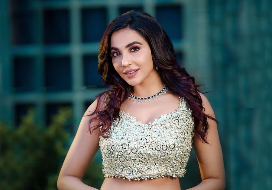 Parvati Nair Age, Family, Husband, Movies, Net Worth, Biography