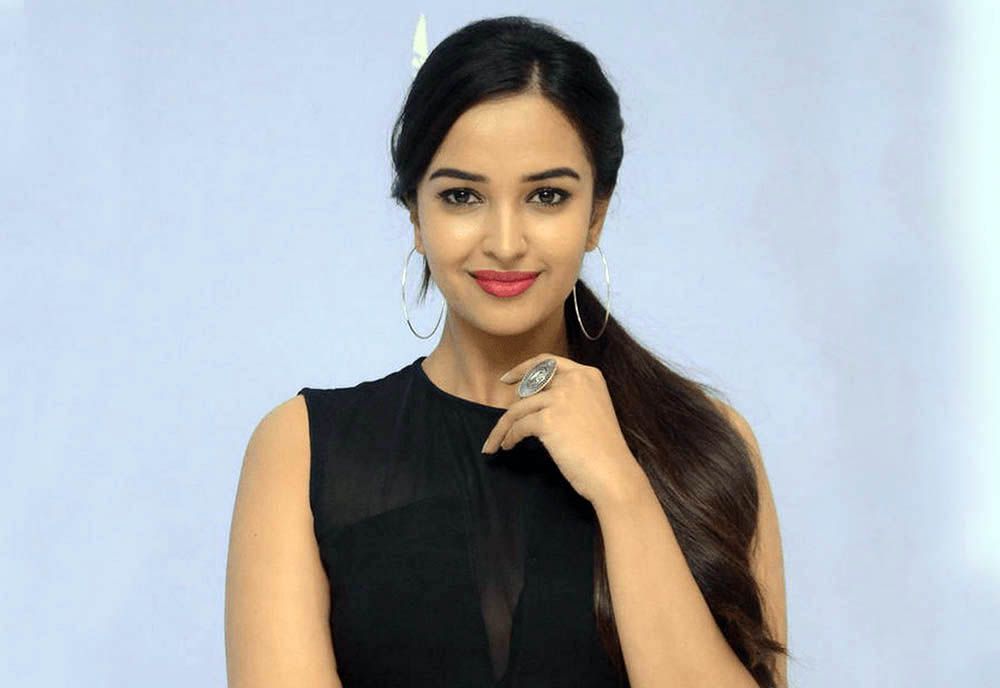 Pujita Ponnada Age, Family, Husband, Movies, Biography - Breezemasti