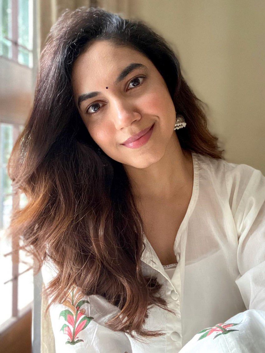 Ritu Varma Ritu Varma Age, Family, Husband, Movies, Biography - BREEZEMASTI