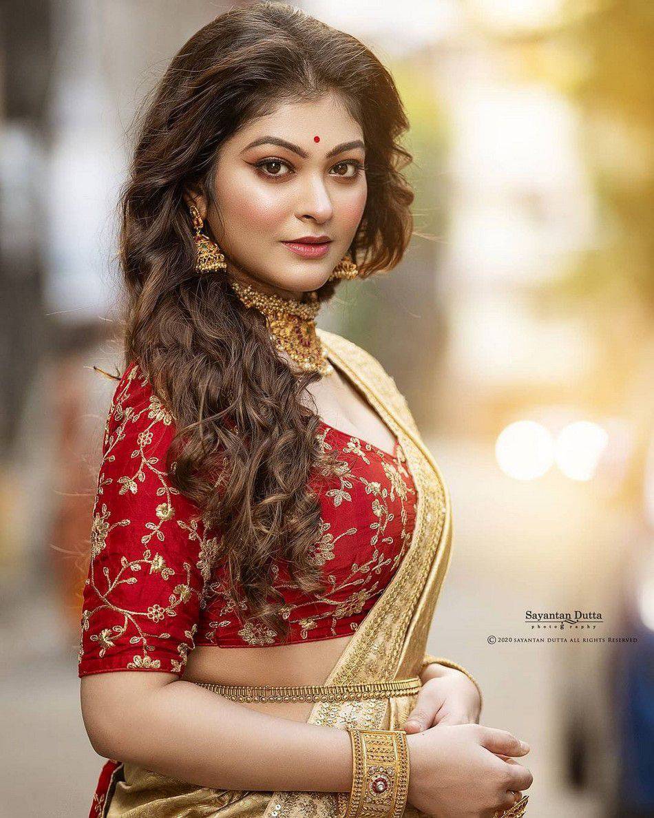 Rooqma Ray actress photos