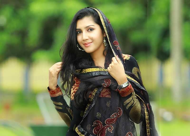 Rosin Jolly Age, Height, Family, Husband, Movies, Biography