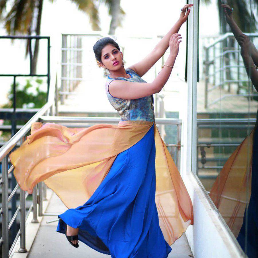Serial Actress Maneesha Mahesh Pictures