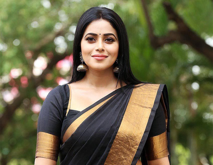 Shamna Kasim (poorna) Wiki, Age, Family, Biography, Movies