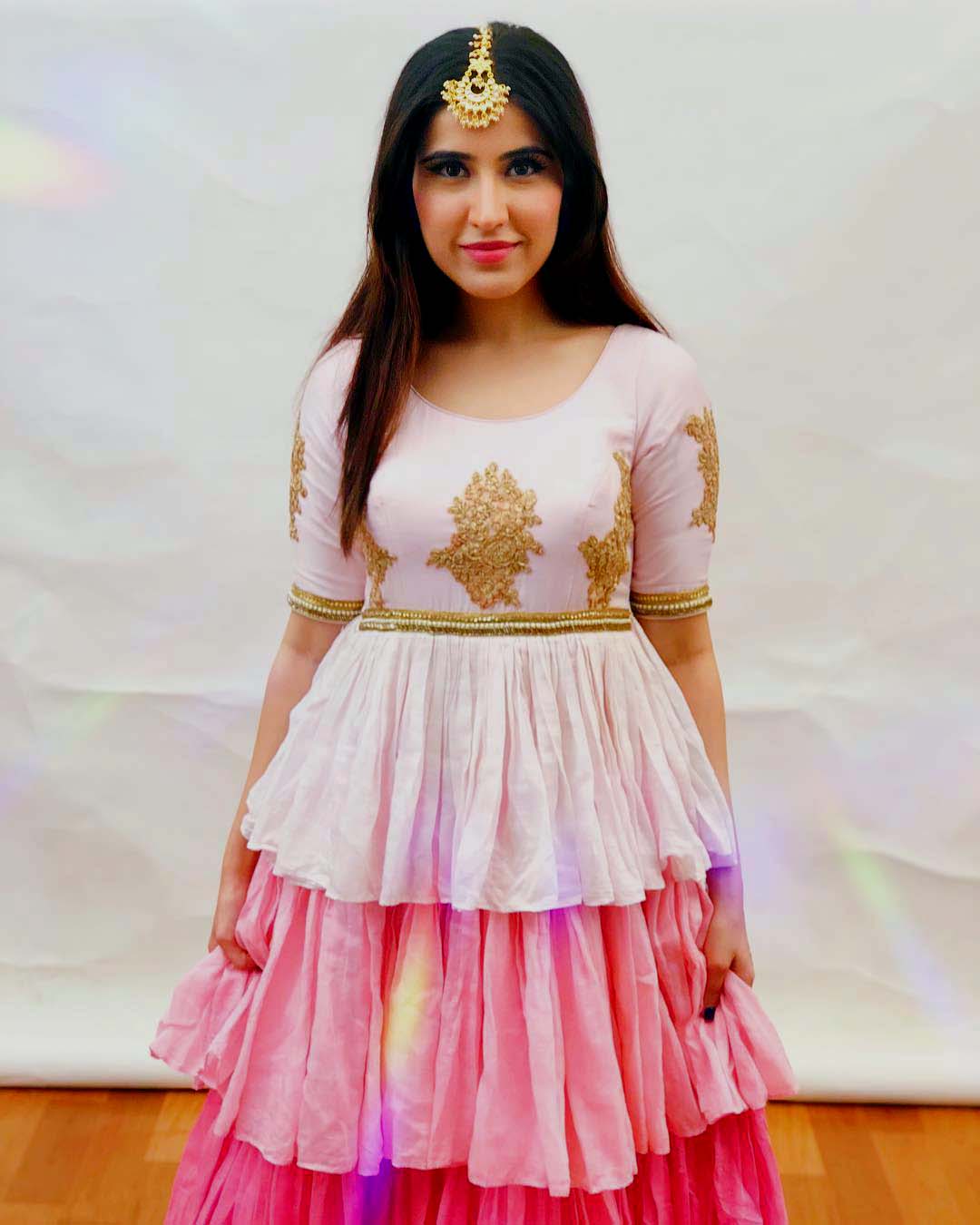 Sheena Bajaj Age, Family, Husband, Net Worth, Serial, Biography -  Breezemasti