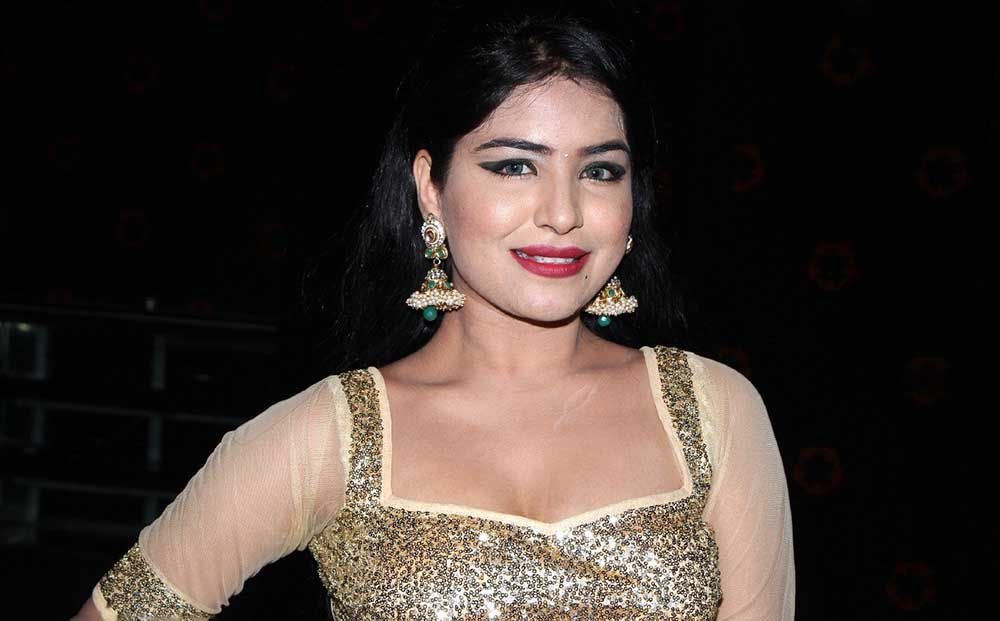 Shikha Malhotra Biography, Age, Husband, Family, Photos Wiki