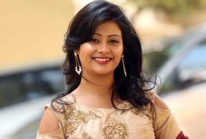 Shubhangi Pant Biography, Height, Weight, Age, Husband, Family, Wiki