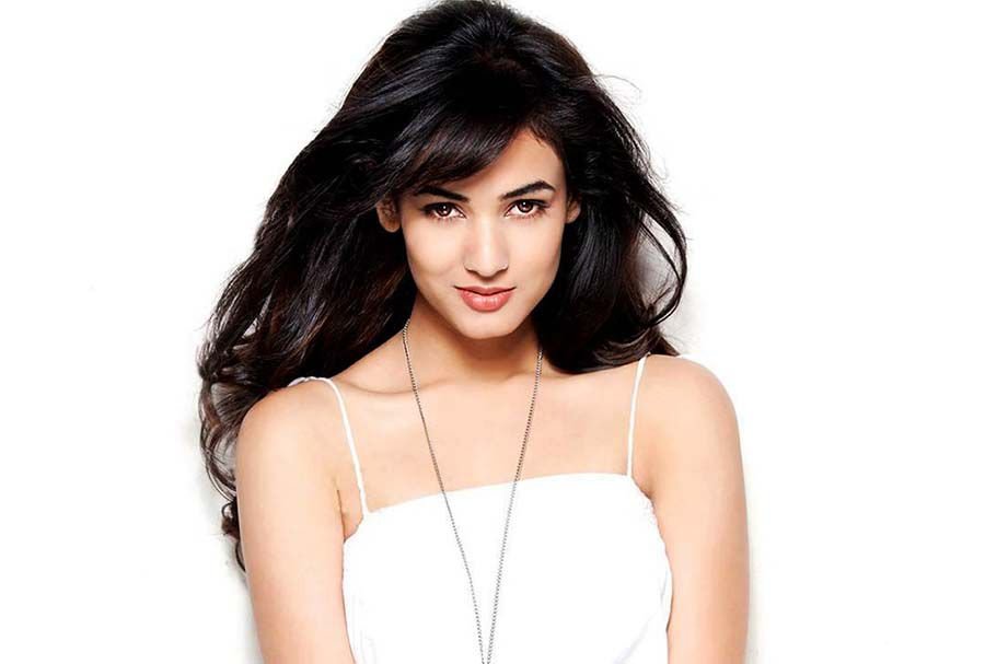 Sonal Chauhan Actress Wiki, Family, Age, Husband, Movies, Biography