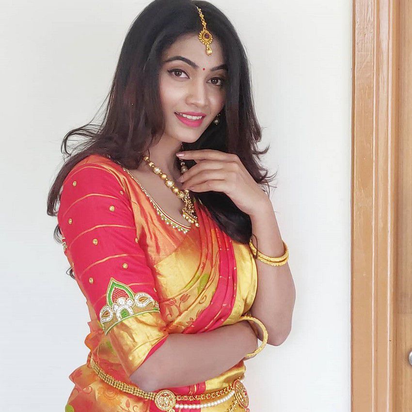 Spandana Palli Actress Photos
