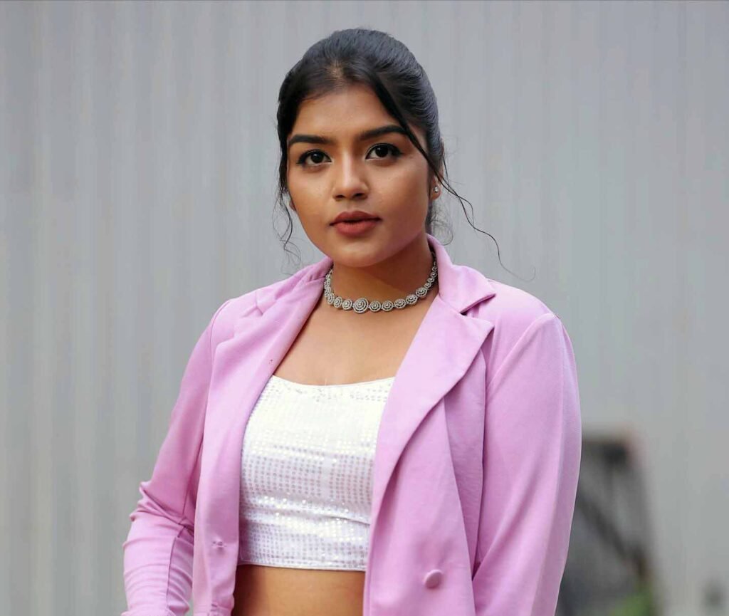 Suveta Shrimpton Age, Family, Husband, Serial, Biography, Wiki