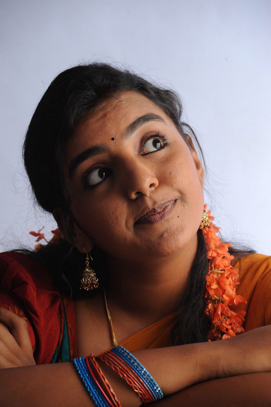 Tamil Actress Divya Nagesh Photos 11