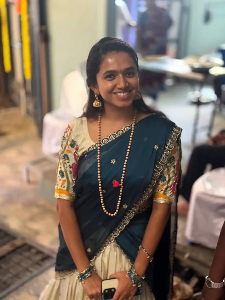 Thanuja Venkatesh Age, Family, Husband, Movies, Serial, Biography 4 Thanuja Venkatesh Images