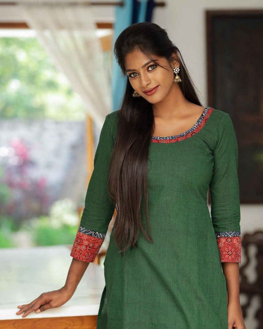 Vinusha Devi Wiki, Age, Family, Husband, Movies, Biography - Breezemasti
