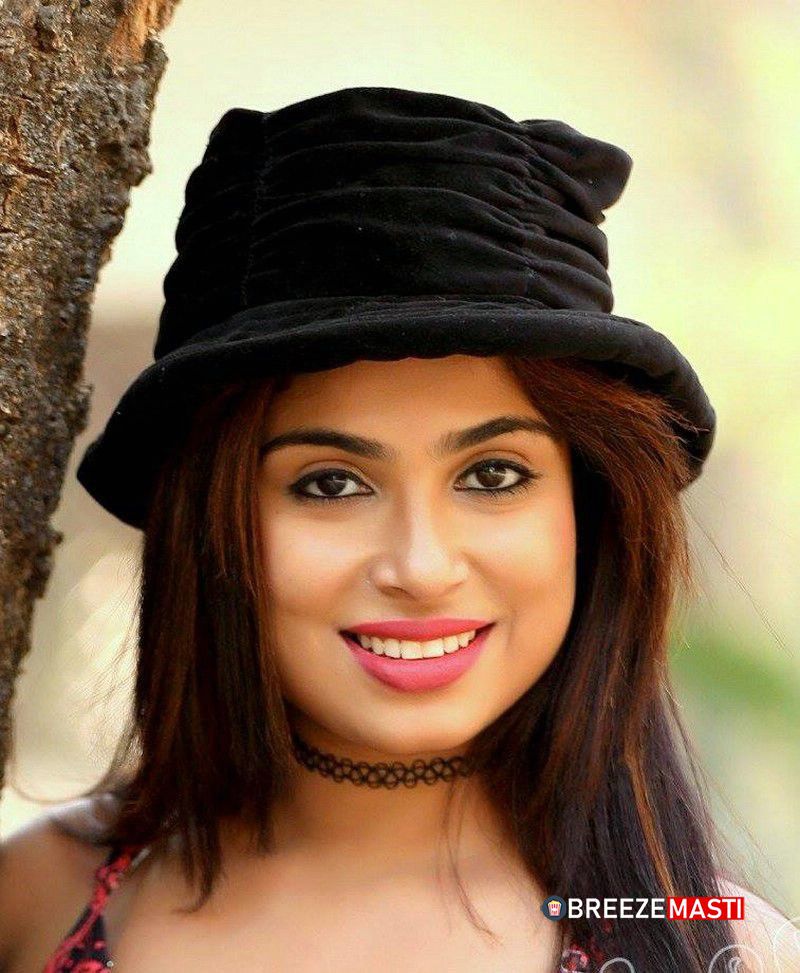 Vrushali Gosavi Actress Images